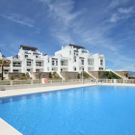 Apartment Beachfront Penthouse With Sea Views, Hot Tub, Bbq
