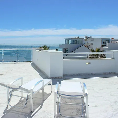 Beachfront Penthouse With Sea Views, Hot Tub, Bbq