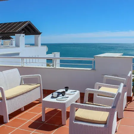 Beachfront Penthouse With Sea Views, Hot Tub, Bbq Casares