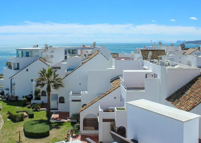 Apartmán Beachfront Penthouse With Sea Views, Hot Tub, Bbq